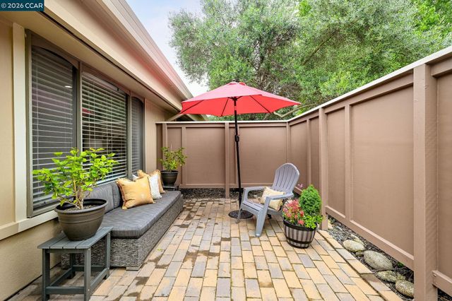 2308 Pine Knoll Dr 2, Walnut Creek, CA 94595