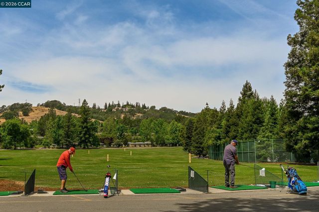 2308 Pine Knoll Dr 2, Walnut Creek, CA 94595