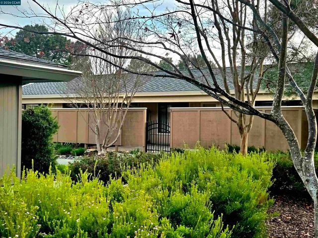 2308 Pine Knoll Dr 2, Walnut Creek, CA 94595