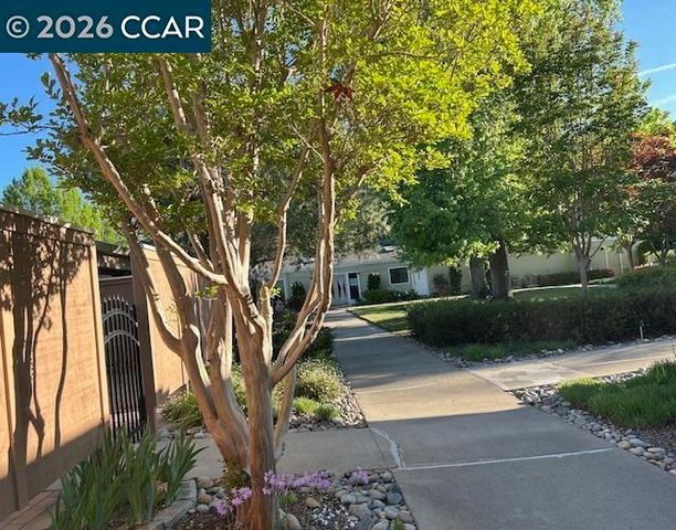 2308 Pine Knoll Dr 2, Walnut Creek, CA 94595