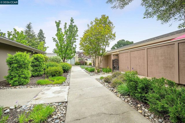 2308 Pine Knoll Dr 2, Walnut Creek, CA 94595