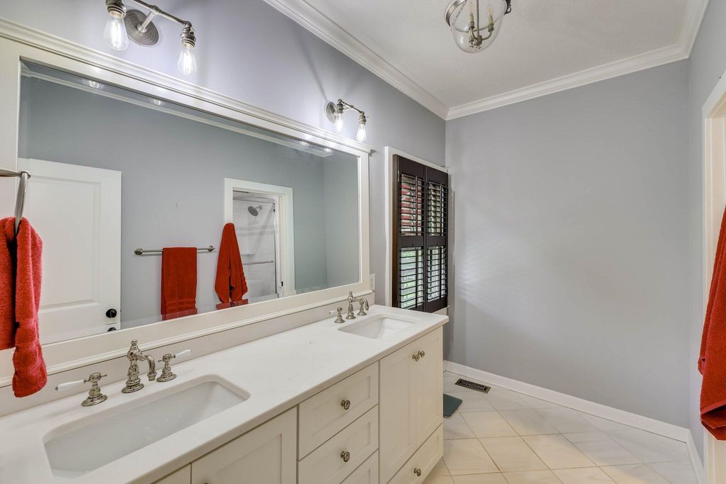 Image 15 of property listing at 574 SW Newberry Street, Aiken, SC 29801