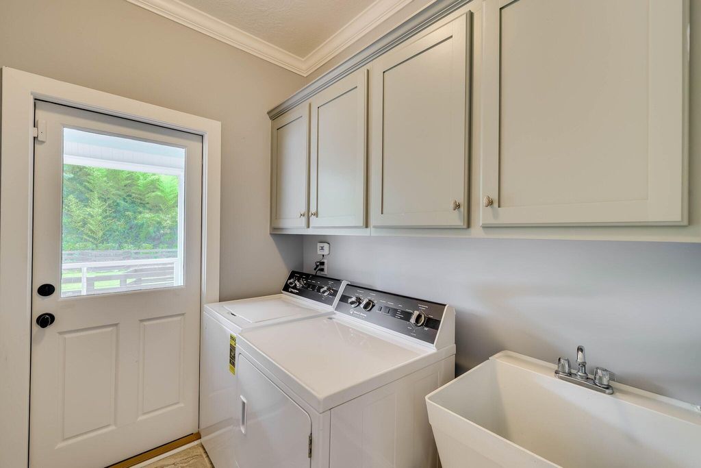 Image 20 of property listing at 574 SW Newberry Street, Aiken, SC 29801