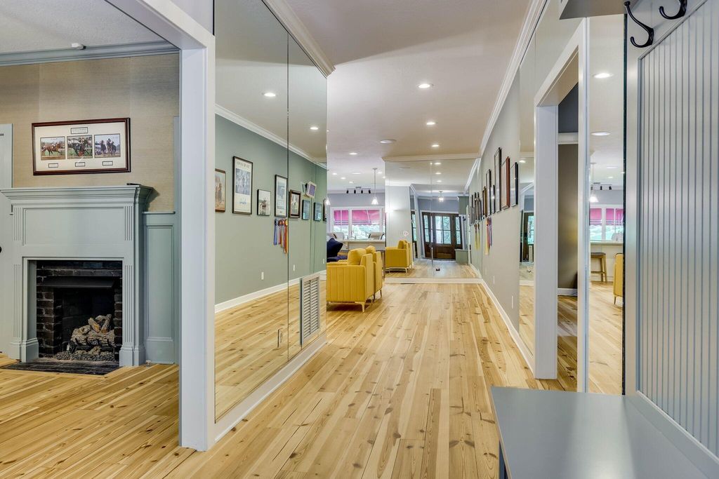 Image 5 of property listing at 574 SW Newberry Street, Aiken, SC 29801