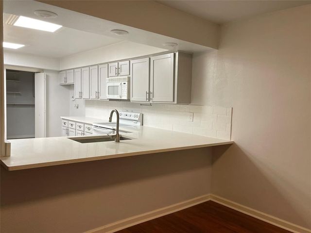 2976 Buttonwood Drive, Carrollton, TX 75006