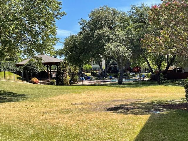 2976 Buttonwood Drive, Carrollton, TX 75006