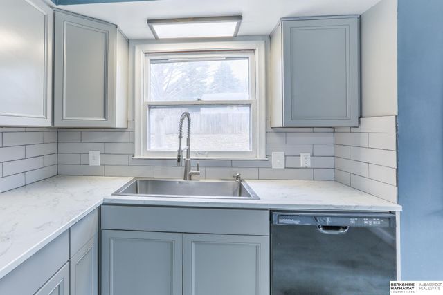 7517 Arrowrock Drive, Bellevue, NE 68157