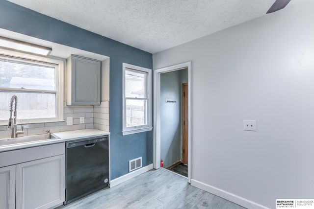 7517 Arrowrock Drive, Bellevue, NE 68157