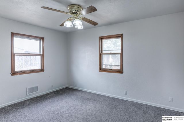 7517 Arrowrock Drive, Bellevue, NE 68157