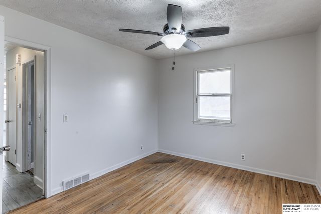 7517 Arrowrock Drive, Bellevue, NE 68157