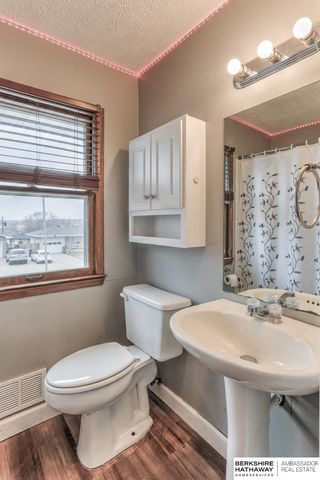 7517 Arrowrock Drive, Bellevue, NE 68157