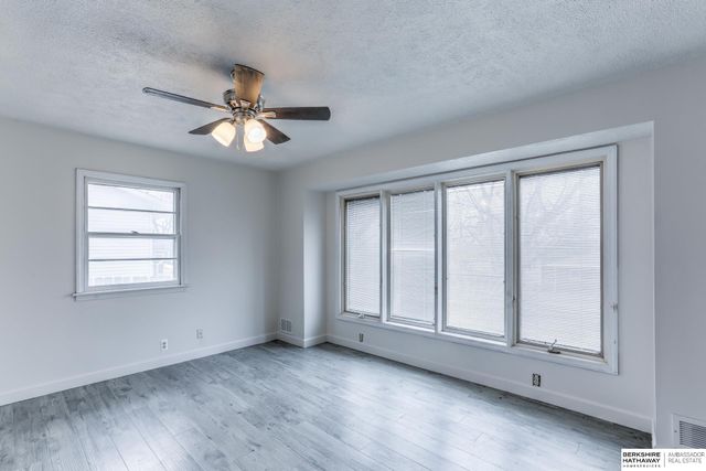 7517 Arrowrock Drive, Bellevue, NE 68157