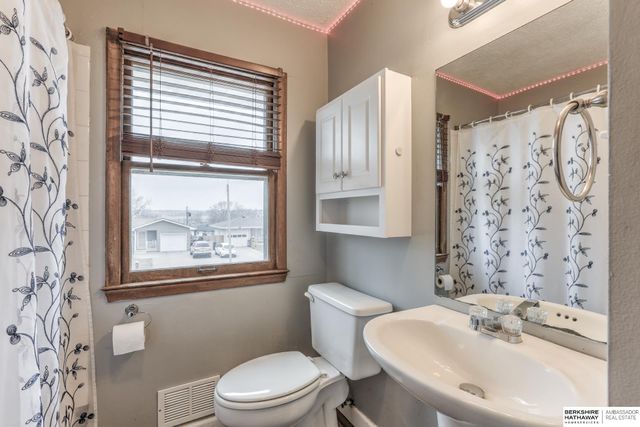 7517 Arrowrock Drive, Bellevue, NE 68157