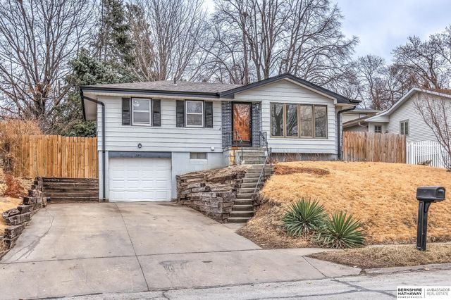 7517 Arrowrock Drive, Bellevue, NE 68157