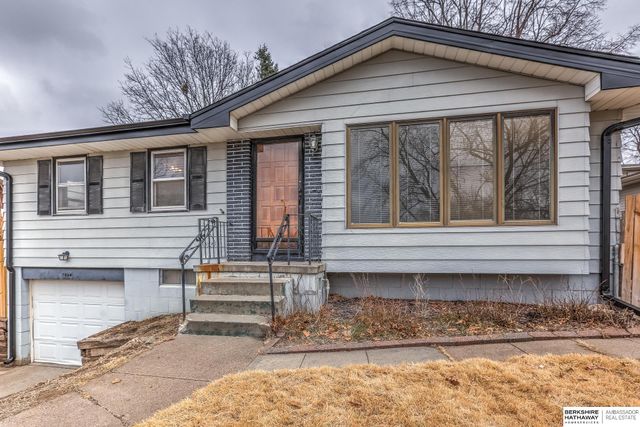 7517 Arrowrock Drive, Bellevue, NE 68157