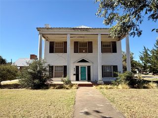 600 Mercer Street, Quanah, TX 79252