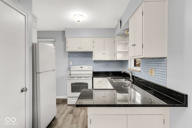 1420 Kessler Boulevard East Drive, Indianapolis, IN 46220