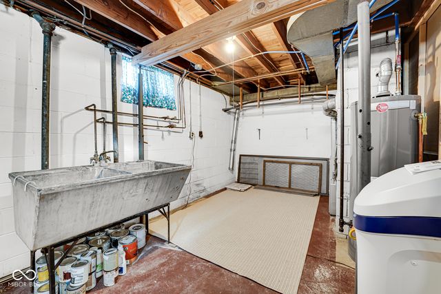1420 Kessler Boulevard East Drive, Indianapolis, IN 46220