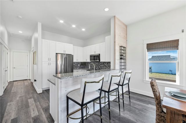 230 Port Lavaca St, Port Aransas, TX 78373