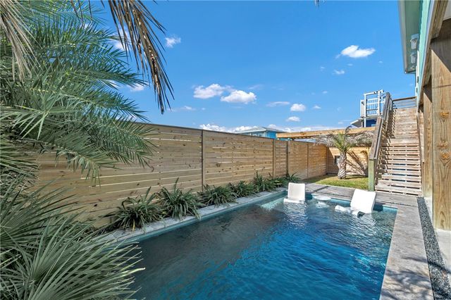 230 Port Lavaca St, Port Aransas, TX 78373