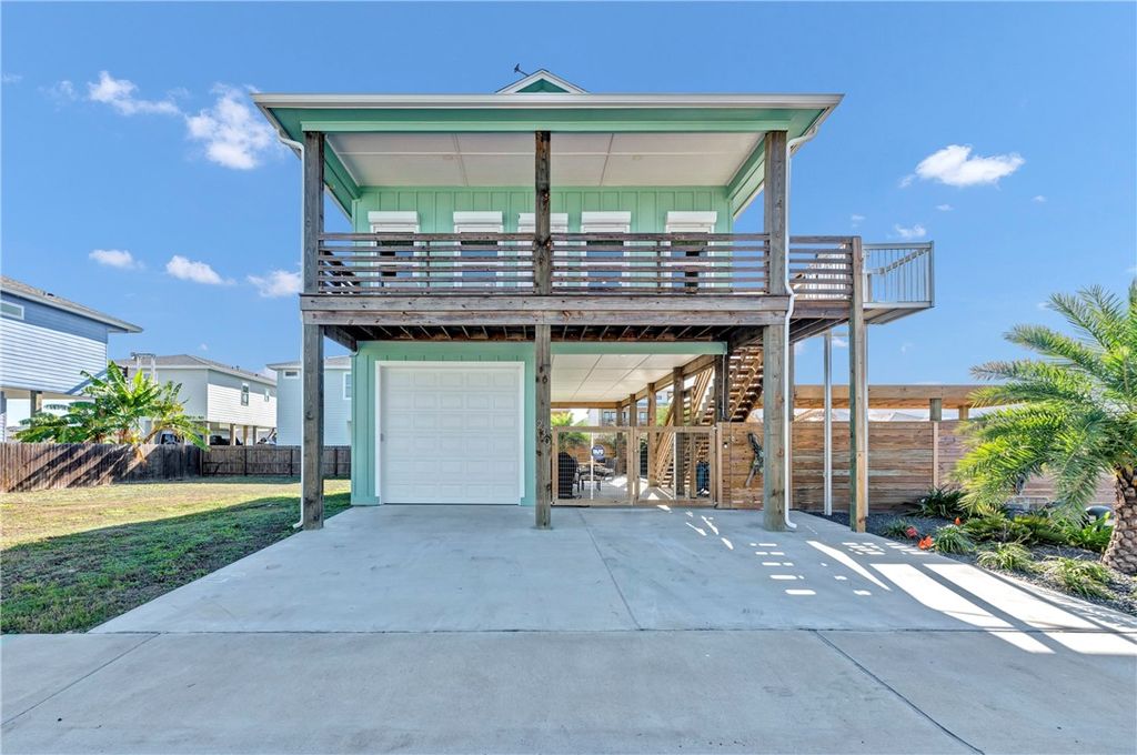 230 Port Lavaca St, Port Aransas, TX 78373