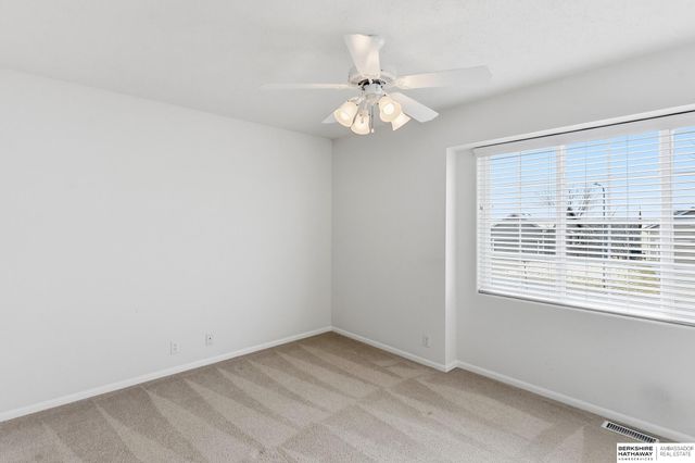 1114 Woodview Circle, Papillion, NE 68046