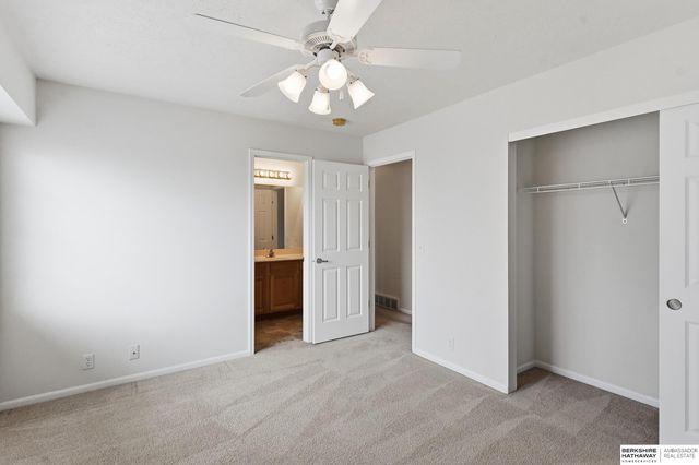 1114 Woodview Circle, Papillion, NE 68046