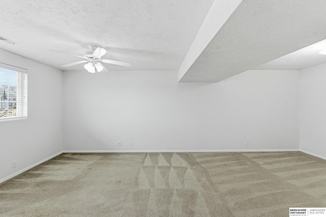 1114 Woodview Circle, Papillion, NE 68046