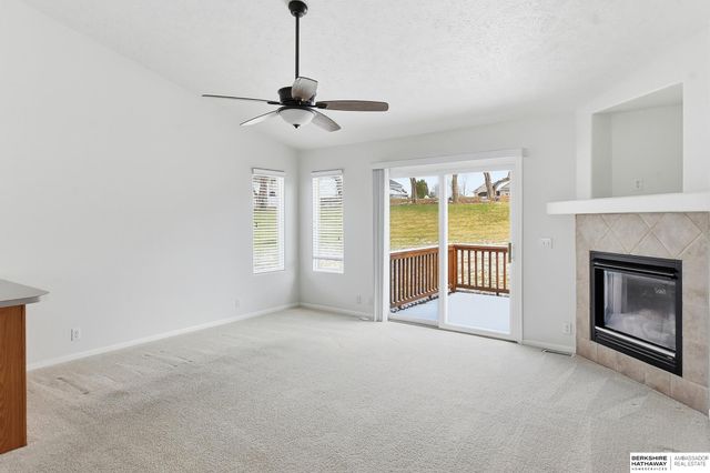 1114 Woodview Circle, Papillion, NE 68046