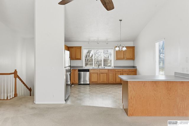 1114 Woodview Circle, Papillion, NE 68046