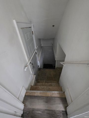 2022 Roger Street, South Bend, IN 46628