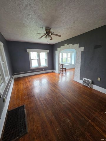 2022 Roger Street, South Bend, IN 46628