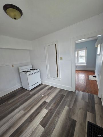 2022 Roger Street, South Bend, IN 46628