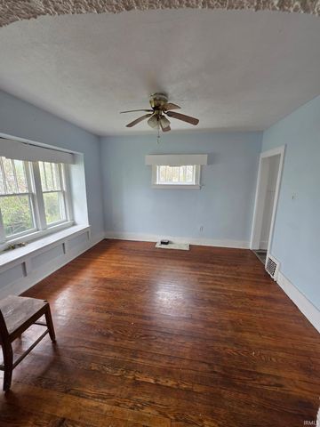 2022 Roger Street, South Bend, IN 46628