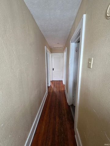 2022 Roger Street, South Bend, IN 46628
