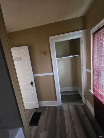 2022 Roger Street, South Bend, IN 46628