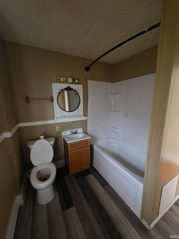 2022 Roger Street, South Bend, IN 46628