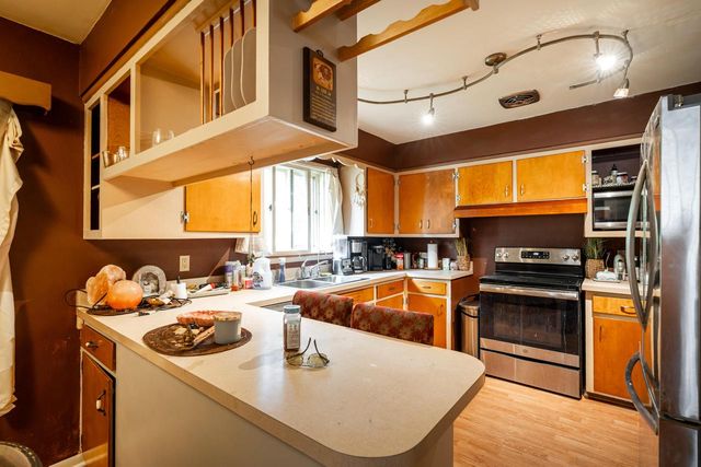 W67N786 Evergreen BOULEVARD, Cedarburg, WI 53012