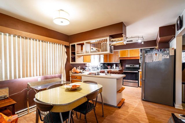 W67N786 Evergreen BOULEVARD, Cedarburg, WI 53012