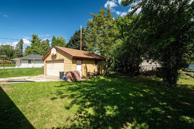 W67N786 Evergreen BOULEVARD, Cedarburg, WI 53012