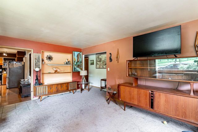 W67N786 Evergreen BOULEVARD, Cedarburg, WI 53012