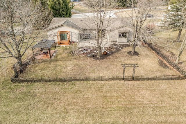 323 Porthamel COURT, Wales, WI 53183