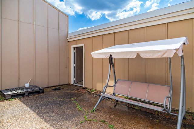 11609 Village Place Drive 175, Houston, TX 77077