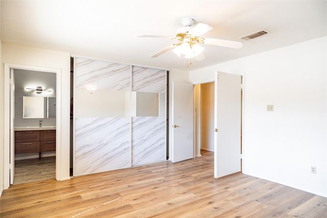 11609 Village Place Drive 175, Houston, TX 77077