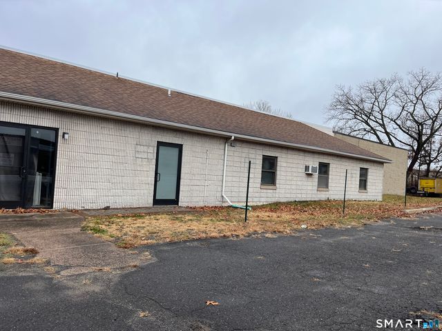 77 Pent Highway, Wallingford, CT 06492