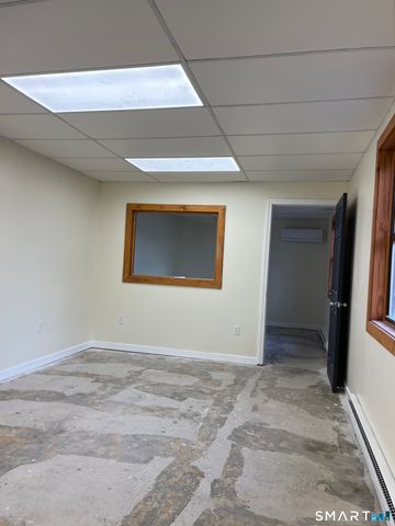 77 Pent Highway, Wallingford, CT 06492