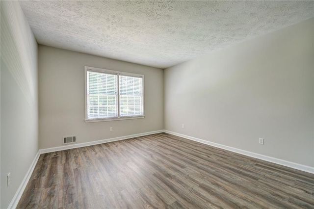 4566 Mountain Creek Drive NE, Roswell, GA 30075
