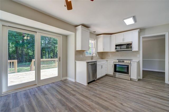 4566 Mountain Creek Drive NE, Roswell, GA 30075