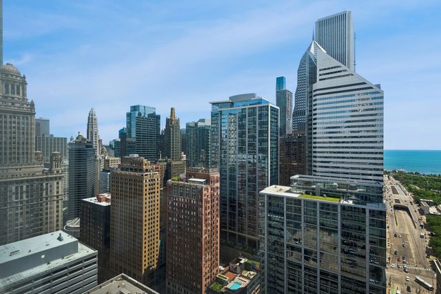8 E RANDOLPH Street 2904, Chicago, IL 60601