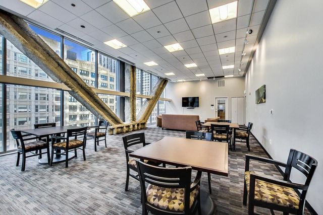8 E RANDOLPH Street 2904, Chicago, IL 60601